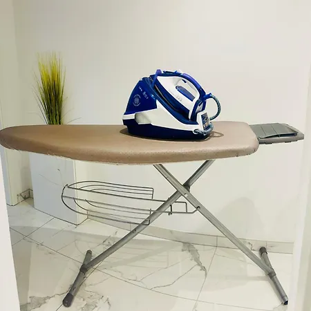 아파트 Spacieux, Lumineux Et Confortable *